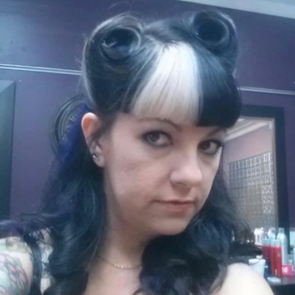 Meet your Posher, Stacy - Picture 6 of 9